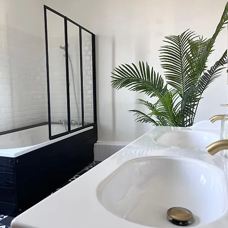 ゲストハウス Le Clos Gabrielle シャテルロー