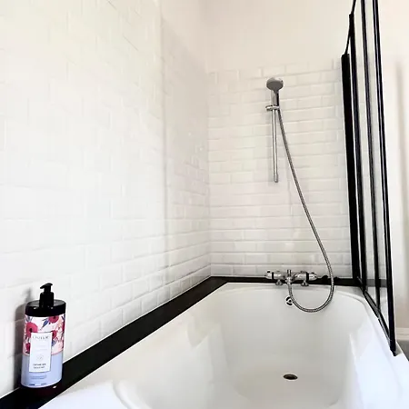 Le Clos Gabrielle ゲストハウス シャテルロー